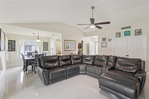 House in Tarpon Springs, Florida 2 bedrooms, 120.68 sq.m. № 1910671 - photo 21