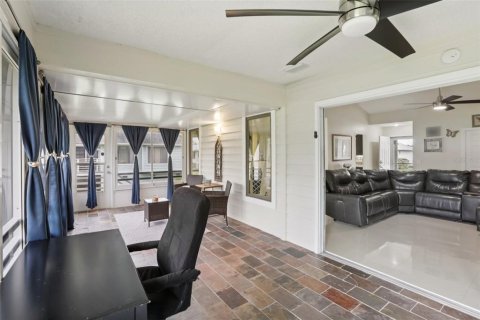 House in Tarpon Springs, Florida 2 bedrooms, 120.68 sq.m. № 1910671 - photo 28