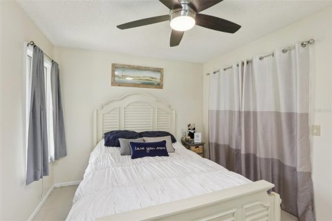 House in Tarpon Springs, Florida 2 bedrooms, 120.68 sq.m. № 1910671 - photo 30