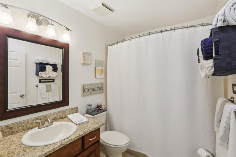 House in Tarpon Springs, Florida 2 bedrooms, 120.68 sq.m. № 1910671 - photo 9