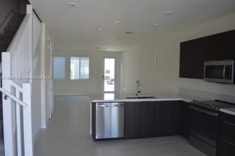 Condo in Doral, Florida, 3 bedrooms  № 1953666 - photo 4