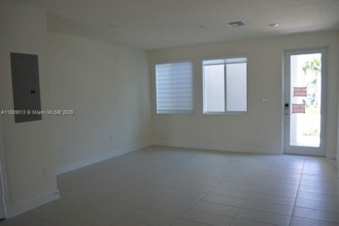 Condo in Doral, Florida, 3 bedrooms  № 1953666 - photo 7