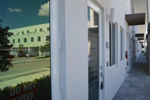 Condo in Doral, Florida, 3 bedrooms  № 1953666 - photo 21