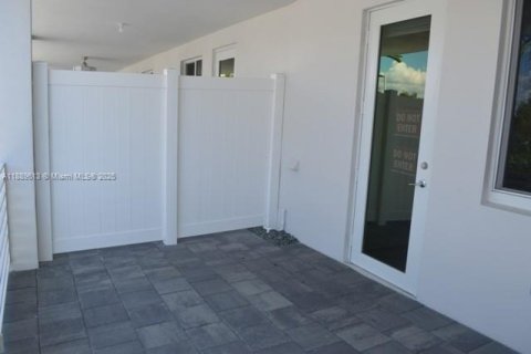 Condo in Doral, Florida, 3 bedrooms  № 1953666 - photo 17