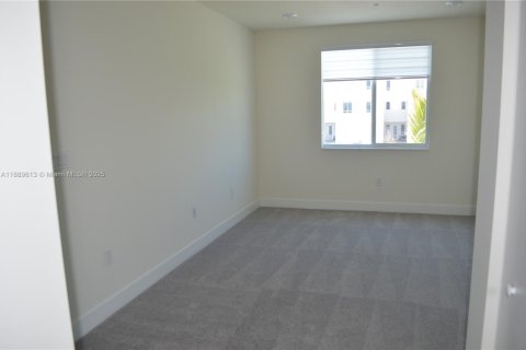 Condo in Doral, Florida, 3 bedrooms  № 1953666 - photo 9