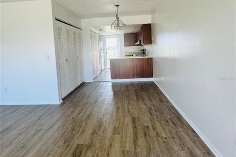 Copropriété à louer à Kissimmee, Floride: 2 chambres, 89.19 m2 № 2113873 - photo 4