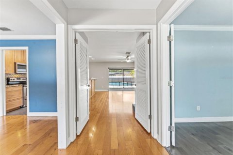 Villa ou maison à vendre à Tampa, Floride: 4 chambres, 199.37 m2 № 2355166 - photo 10