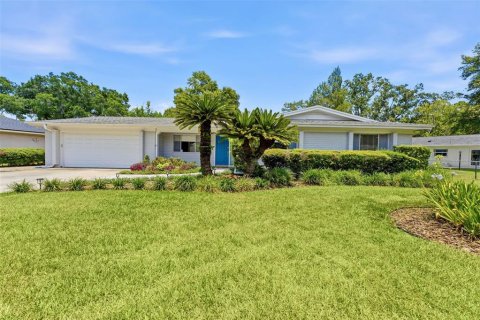 House in Tampa, Florida 4 bedrooms, 199.37 sq.m. № 2355166