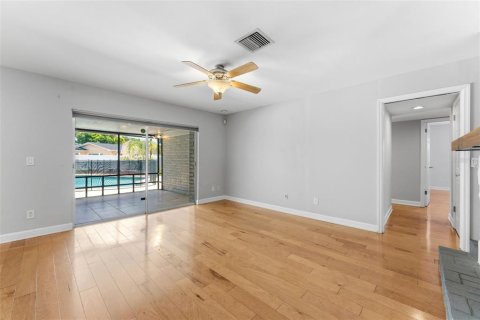 Villa ou maison à vendre à Tampa, Floride: 4 chambres, 199.37 m2 № 2355166 - photo 14