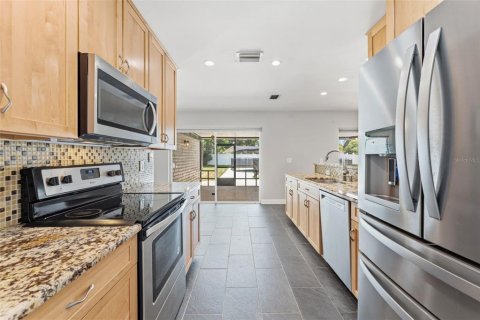 Villa ou maison à vendre à Tampa, Floride: 4 chambres, 199.37 m2 № 2355166 - photo 21