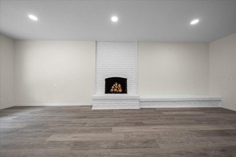 House in Lake Panasoffkee, Florida 3 bedrooms, 189.71 sq.m. № 1904673 - photo 9