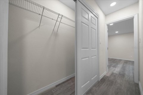 House in Lake Panasoffkee, Florida 3 bedrooms, 189.71 sq.m. № 1904673 - photo 29