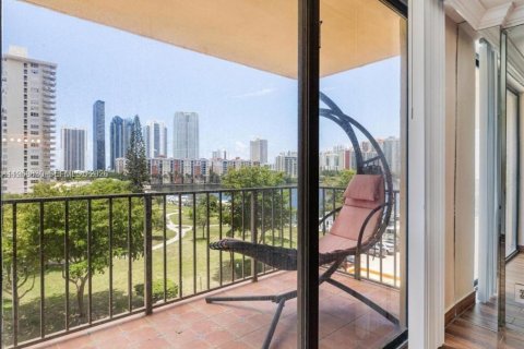 Снять в аренду кондоминиум в Санни-Айлс-Бич, Флорида 2 спальни, 115.2м2, № 2030674 - фото 15