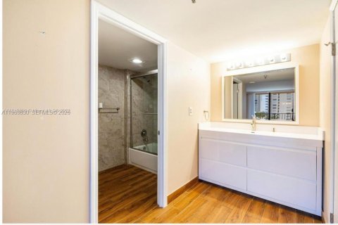 Снять в аренду кондоминиум в Санни-Айлс-Бич, Флорида 2 спальни, 115.2м2, № 2030674 - фото 17