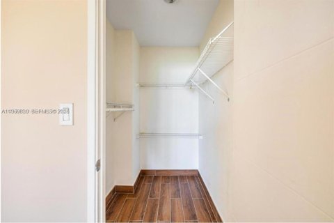 Снять в аренду кондоминиум в Санни-Айлс-Бич, Флорида 2 спальни, 115.2м2, № 2030674 - фото 14