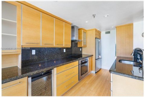 Снять в аренду кондоминиум в Санни-Айлс-Бич, Флорида 2 спальни, 115.2м2, № 2030674 - фото 13