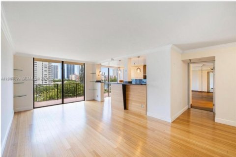 Снять в аренду кондоминиум в Санни-Айлс-Бич, Флорида 2 спальни, 115.2м2, № 2030674 - фото 4