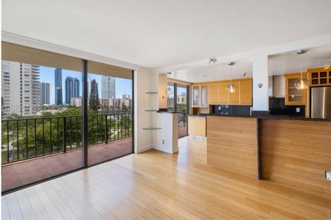 Снять в аренду кондоминиум в Санни-Айлс-Бич, Флорида 2 спальни, 115.2м2, № 2030674 - фото 7