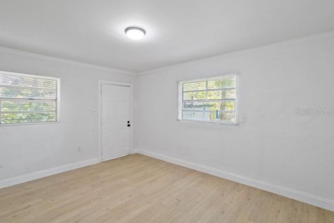 Propiedad comercial en venta en Tampa, Florida, 4 dormitorios, 144.93 m2 № 2224367 - foto 7