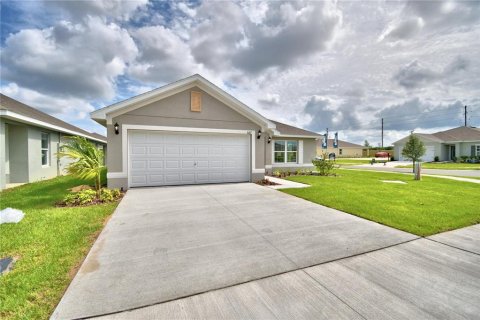Villa ou maison à vendre à Haines City, Floride: 3 chambres, 183.02 m2 № 1508995 - photo 1