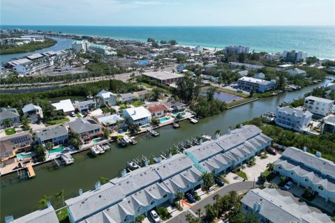 Adosado en venta en Indian Rocks Beach, Florida, 3 dormitorios, 145.48 m2 № 1761247 - foto 1