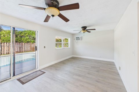 Купить виллу или дом в Купер-Сити, Флорида 3 спальни, 155.33м2, № 1976835 - фото 19