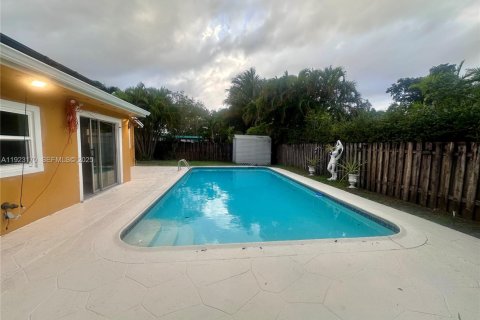 Купить виллу или дом в Купер-Сити, Флорида 3 спальни, 155.33м2, № 1976835 - фото 1