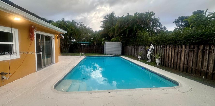 Дом в Купер-Сити, Флорида 3 спальни, 155.33м2 № 1976835