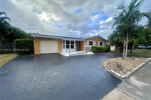 Купить виллу или дом в Купер-Сити, Флорида 3 спальни, 155.33м2, № 1976835 - фото 3