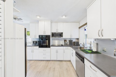 Купить виллу или дом в Купер-Сити, Флорида 3 спальни, 155.33м2, № 1976835 - фото 20