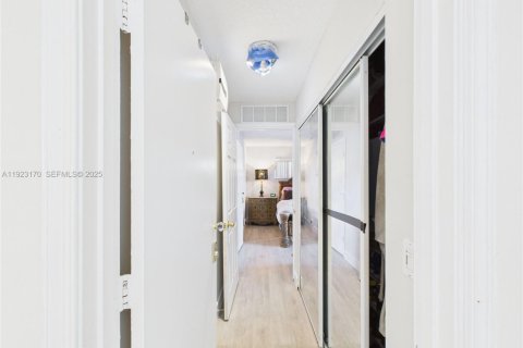 Купить виллу или дом в Купер-Сити, Флорида 3 спальни, 155.33м2, № 1976835 - фото 15