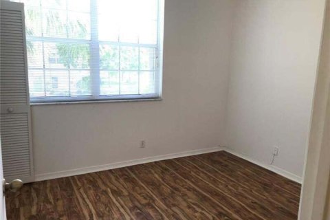 Touwnhouse à louer à Tamarac, Floride: 2 chambres, 87.79 m2 № 2087694 - photo 10