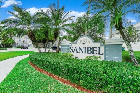 Touwnhouse à Tamarac, Floride 2 chambres, 87.79 m2 № 2087694