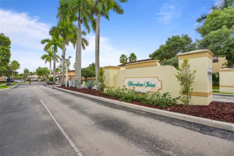 Townhouse in Homestead, Florida 3 bedrooms, 127.09 sq.m. № 1956833 - photo 3