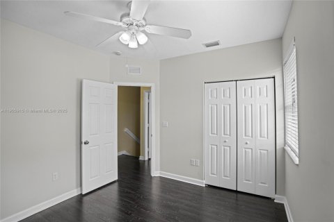 Townhouse in Homestead, Florida 3 bedrooms, 127.09 sq.m. № 1956833 - photo 18