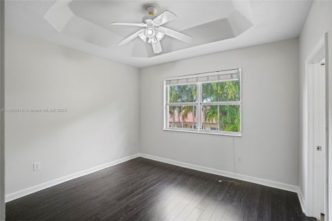 Townhouse in Homestead, Florida 3 bedrooms, 127.09 sq.m. № 1956833 - photo 20