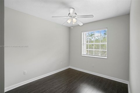 Townhouse in Homestead, Florida 3 bedrooms, 127.09 sq.m. № 1956833 - photo 19