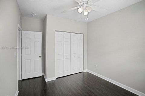 Townhouse in Homestead, Florida 3 bedrooms, 127.09 sq.m. № 1956833 - photo 8