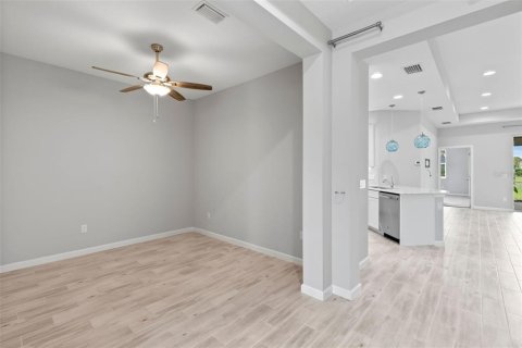 House in Daytona Beach, Florida 3 bedrooms, 171.68 sq.m. № 1866266 - photo 19