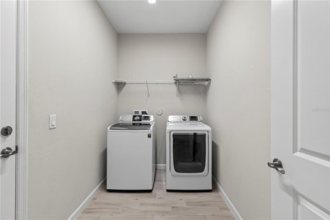 House in Daytona Beach, Florida 3 bedrooms, 171.68 sq.m. № 1866266 - photo 22