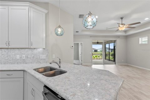 House in Daytona Beach, Florida 3 bedrooms, 171.68 sq.m. № 1866266 - photo 4
