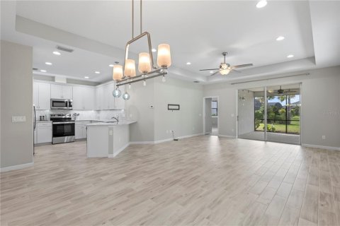 House in Daytona Beach, Florida 3 bedrooms, 171.68 sq.m. № 1866266 - photo 8