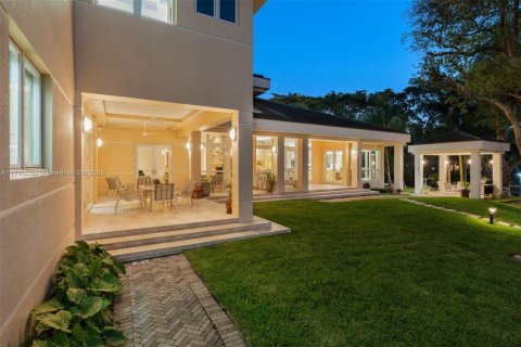 House in Coral Gables, Florida 5 bedrooms, 715.16 sq.m. № 1713936 - photo 29