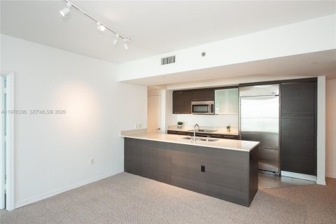 Condo in Miami, Florida, 2 bedrooms  № 2053029 - photo 3