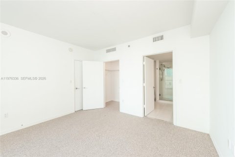 Condo in Miami, Florida, 2 bedrooms  № 2053029 - photo 4