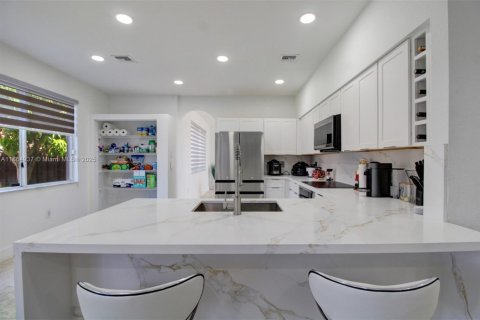 House in Homestead, Florida 4 bedrooms, 255.67 sq.m. № 1893220 - photo 11