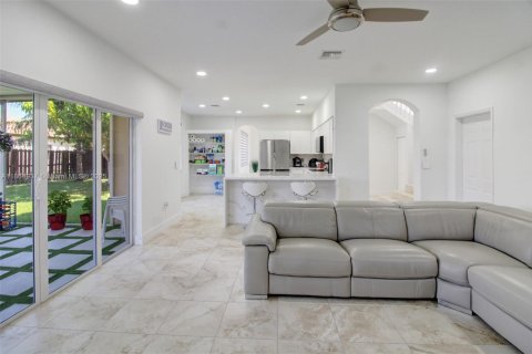 House in Homestead, Florida 4 bedrooms, 255.67 sq.m. № 1893220 - photo 20