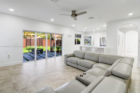 House in Homestead, Florida 4 bedrooms, 255.67 sq.m. № 1893220 - photo 21
