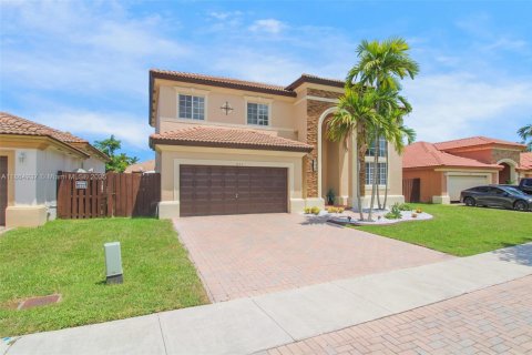 House in Homestead, Florida 4 bedrooms, 255.67 sq.m. № 1893220 - photo 1