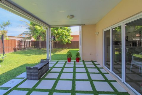House in Homestead, Florida 4 bedrooms, 255.67 sq.m. № 1893220 - photo 13